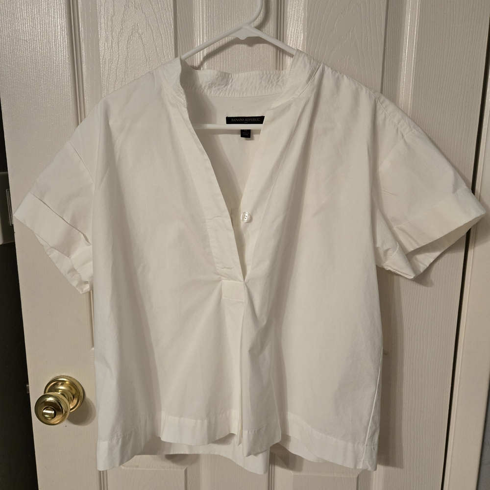 Banana Republic Classic White V-Neck Blouse